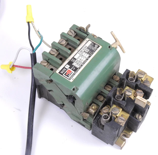 Furnas 22DF32AA Starter Contatore 10HP 600 VAC 30A Misura 1 Con 110VAC Bobina