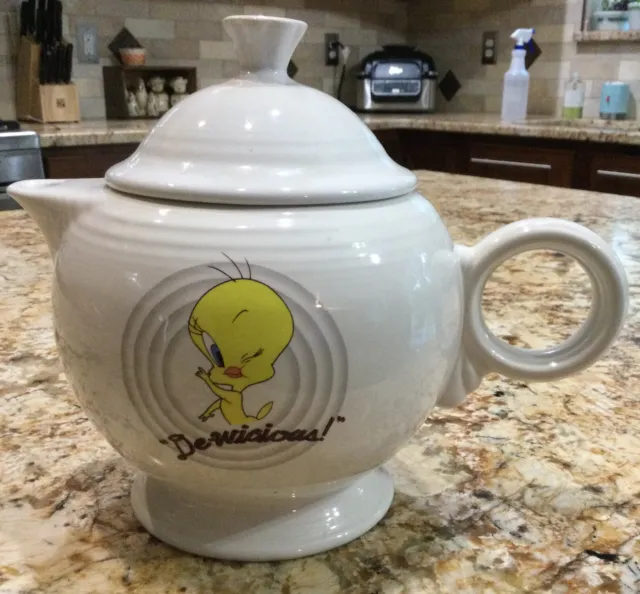 Fiesta Warner Bros. Looney Tunes Tweety Teapot-- White - Nice