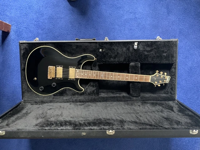 Vintage electric guitar with Case. Hardly used so vgc.