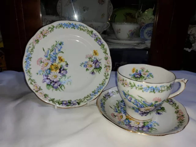 Vintage "Garland " Tea Trio By "Roslyn " England