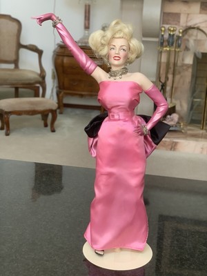 Marilyn Monroe / Franklin Heirloom Porcelain Doll / 