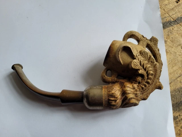 ancienne pipe en écume de mer à couvercle argent