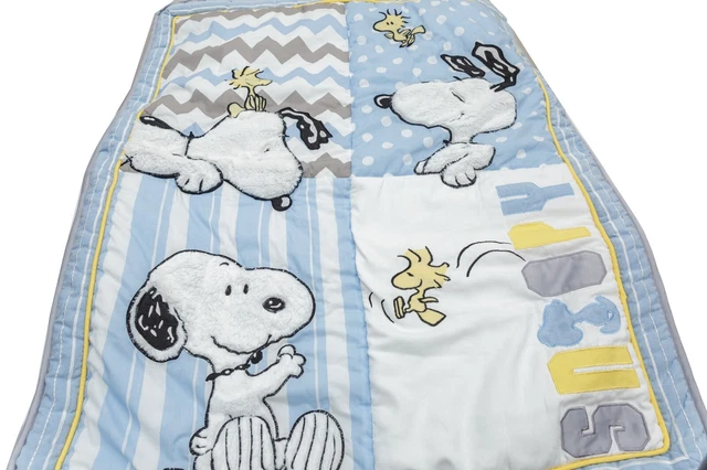 Lambs & Ivy My Little Snoopy Baby Nursery Crib Comforter  EUC! 35"x44"