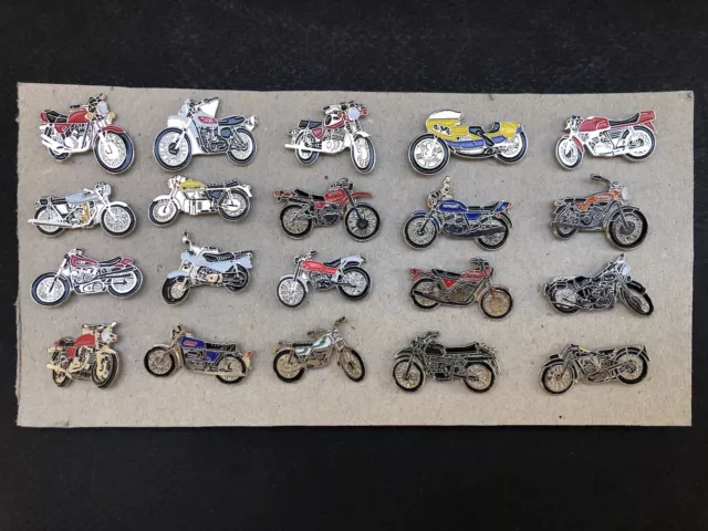 Superbe lot de 20 PIN’S MOTOS de collection en parfait état