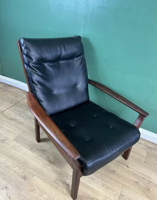 Retro/Vintage Mid Century Teak Danish Style Arm Chair 2