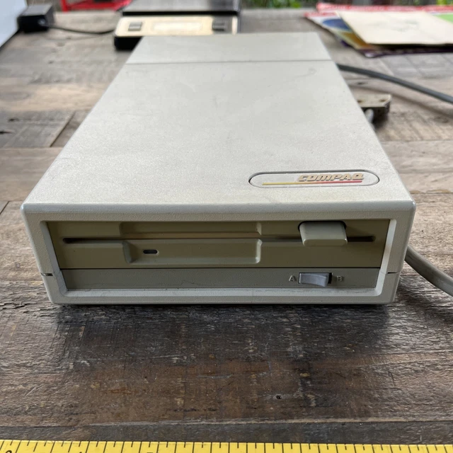 RARE Vintage Compaq External 5.25” 5 1/4” Floppy Storage Module Series 2694 LTE