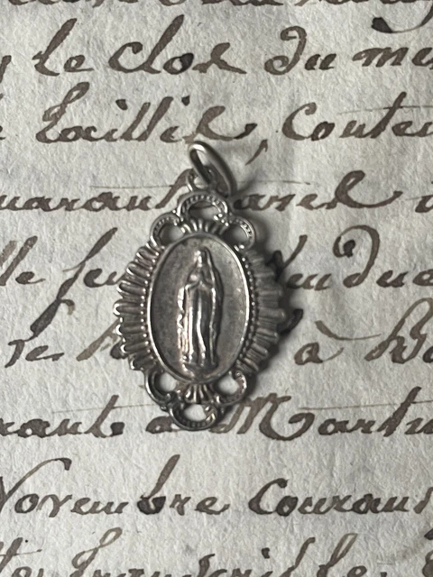 Pendentif Religieux Vintage Notre Dame De Lourdes - Occasion En Bon État Général - Origine France