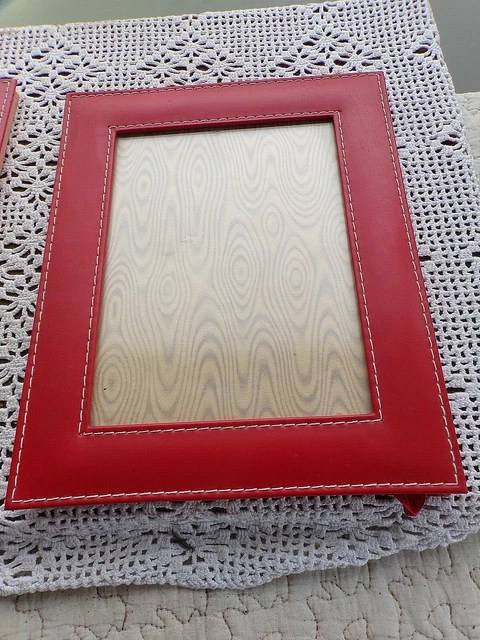 Ancienne paire de cadres photos  rectangulaires-cuir surpiqué rouge-vintage 1950 2