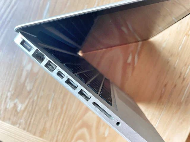 MacBook pro 13 Late 2011 2,4 GHz Intel Core i5 4GB SSD 256 GB 9