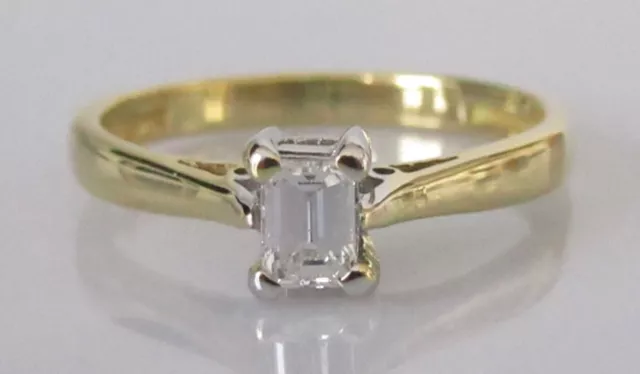 Gold Diamond Ring - 18ct Gold Baguette Cut Diamond Solitaire Ring Size J 1/2