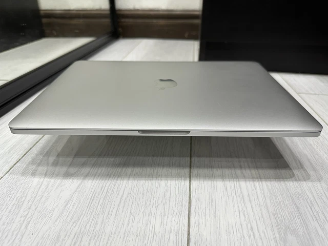 Apple MacBook Pro Retina 13,3" 2020 512 GB SSD 16 GB RAM 2,0 GHz Core i5 - argento 7