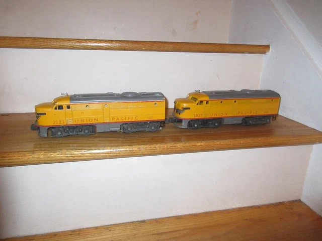 Lionel 2023 Union Pacific Anniv  1950s Diesel ALCO Powered & Dummy Set Works
