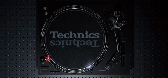 Technics SL1210MK2 Direct Drive DJ Turntables