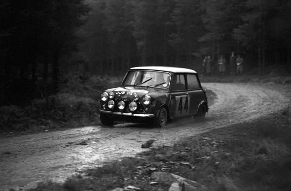 JORMA LUSENIUS & Mike Wood Mini-Cooper S RAC Rally 1965 Old Motor ...