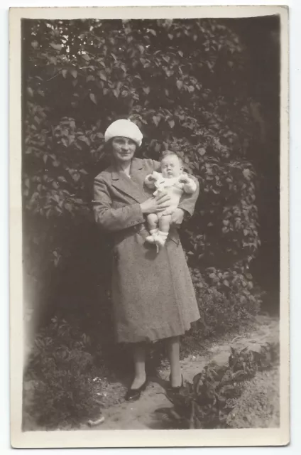 BM404 Carte Photo vintage card RPPC Femme woman enfant mode fashion