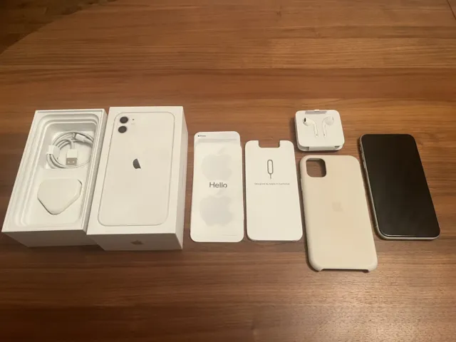 Used iPhone 11 - 64GB - White (Unlocked) A2221 (GSM)