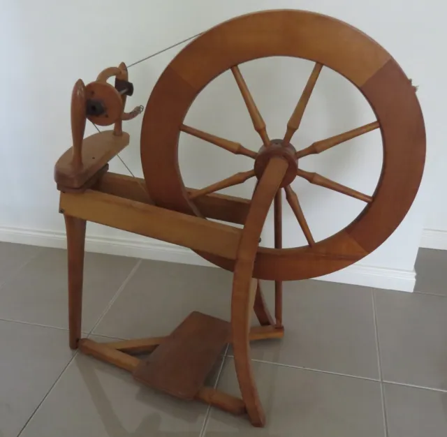 Vintage ASHFORD Traditional Single Drive Spinning Wheel - no Bobbins