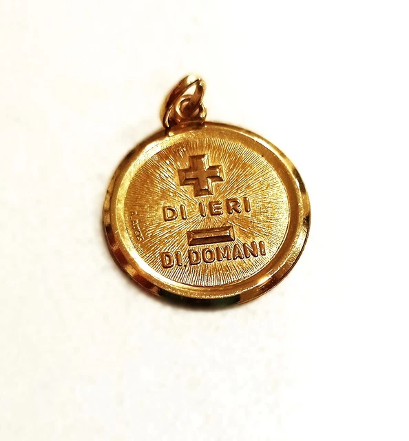 Pendentif Médaille Amour En Or Jaune 18K 750 - Gravure Initiales Personnalisable - Bijou De Qualité