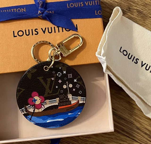 Louis Vuitton Christmas Series Paris Decor Vivienne Keychain - The Lux  Portal