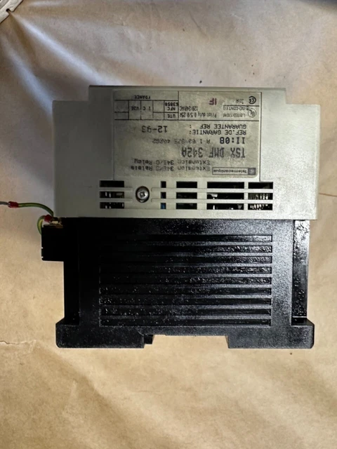 NEUF Embout d'Échappement Universel Gorge de Queue Fibre de Carbone Brillant Double Sortie en Y NEUF Embout d'Échappement Universel Gorge de Queue Fibre de Carbone Brillant Double Sortie en Y