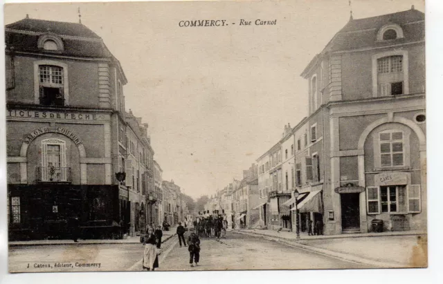 COMMERCY - Meuse - CPA 55 - salon de Coiffure avenue Carnot