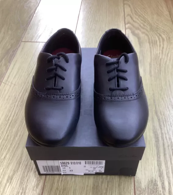 BNIB CLARKS GIRLS Jules Walk Black Leather School Shoes 19.99