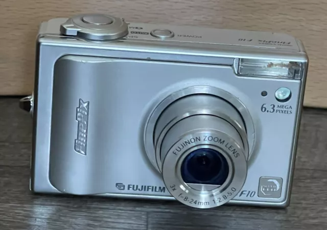 Fujifilm FinePix F10 6.3MP Compact Digital Camera Silver Tested Works **Read**