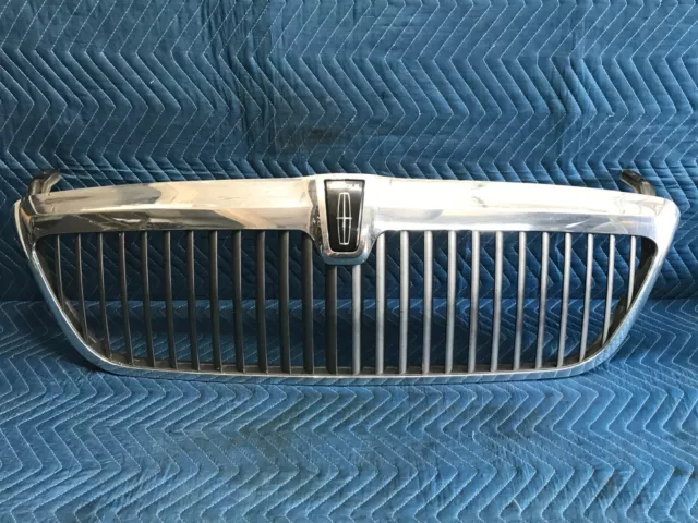 98-02 Lincoln Navigator Oem Chrome Front Upper Grille Grill Emblem