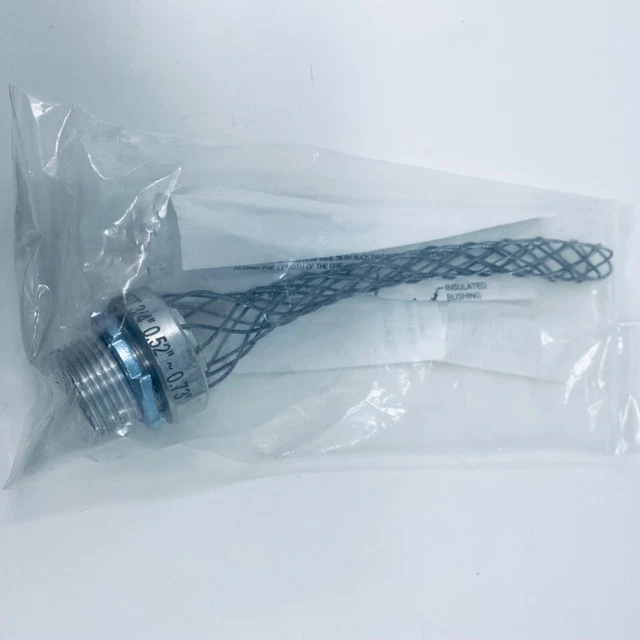 Remke 7303-004R Wide Range Strain Relief Grip, 3/4" NPT, cable range .52 - .73