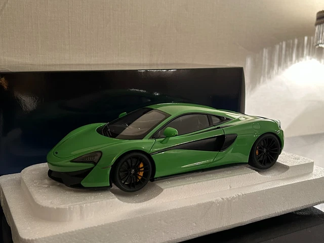AUTOart - McLaren 570S coupé vert 1:18