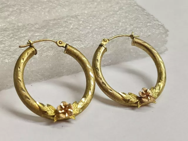 10K YELLOW GOLD TEXTURED HOLLOW HOOP EARRINGS W/ PINK ROSE 25mm X 2.75mm