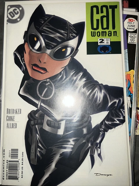 CATWOMAN #2  Vol. 3 (Feb 2002)  Classic Darwyn Cooke Catwoman Cover!!