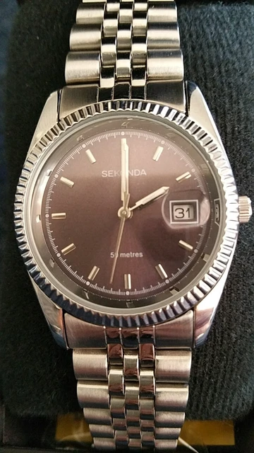 SEKONDA 1690 MENS Watch. Listed Used But Never Worn comes with