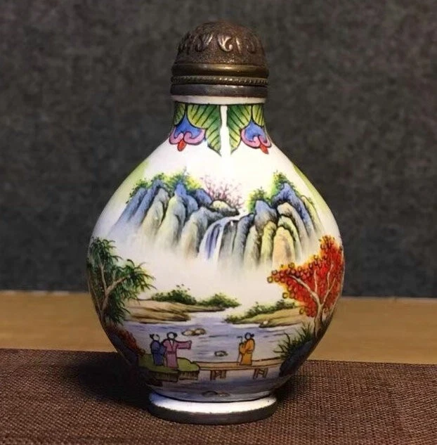 Set of 3 Handmade Blue and White Chinese Porcelain Snuff Bottles – Hand-Painted Decorative Collectibles for Home or Office Display ws2455S