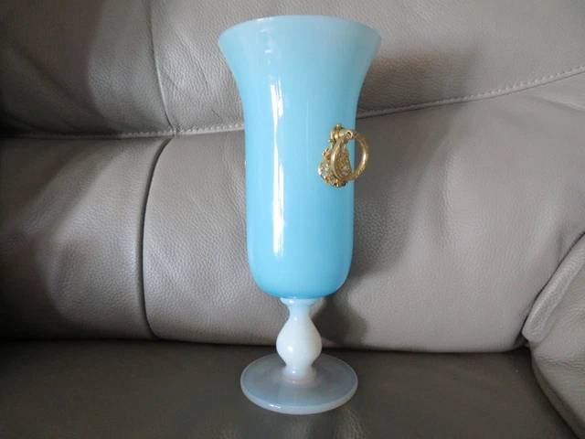 UNE FIGURINE EN VERRE DE STYLE MURANO D'UN COQ