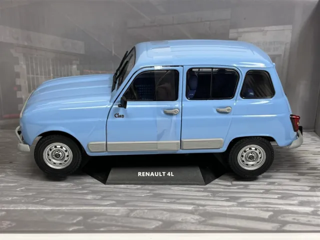 Renault 4L Clan 1978 Bleu 1:18 Echelle Solido 1800103