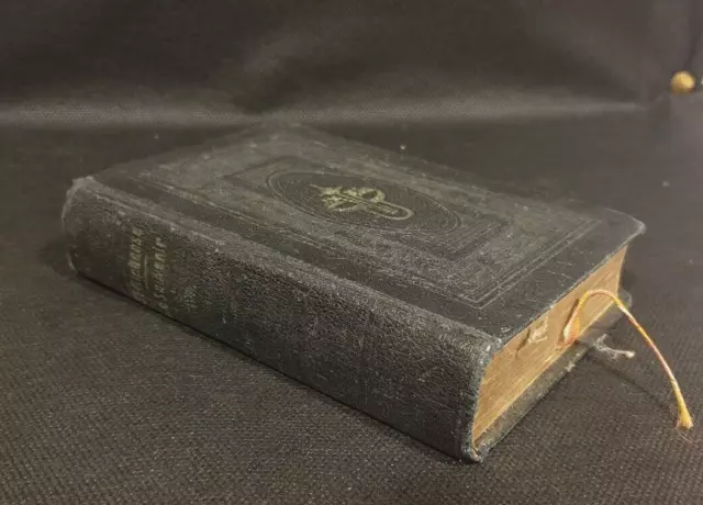 Livre ancien religieux « Le souvenir de la mission » 1898 Couverture tissu noir 2