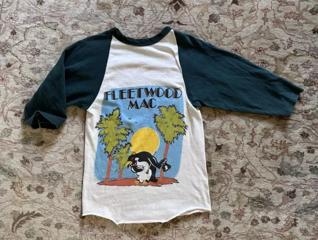 Rare Authentically Vintage Fleetwood Mac Raglan T-Shirt - Russell Athletic - S Rare Authentically Vintage Fleetwood Mac Raglan T-Shirt - Russell Athletic - S