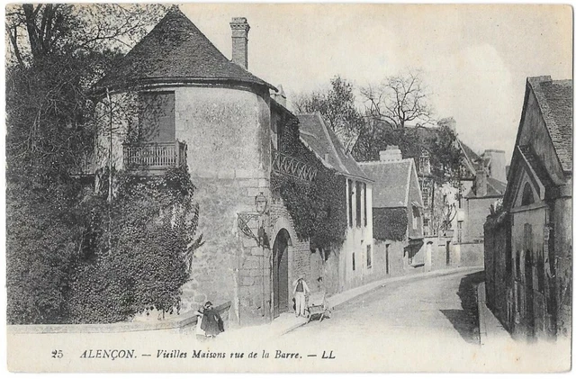 ALENÇON 61 Vieilles maisons rue de La Barre CPA animée écrite dos vert non daté