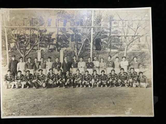 #58 Giapponese Vintage Foto 1940s Gruppo Ragazzo Man Rugby Uniforme Club People