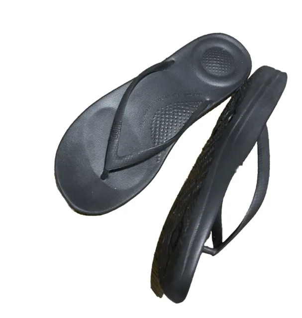 Fitflop Women's Iqushion Sandal Size 8 Thong Slide Flip Flop Black Rubber Beach 2