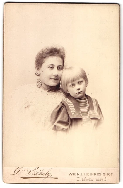 Fotografie Dr. Székely, Wien-Heinrichsdorf, Elisabethstr. 2, Portrait stolze hü
