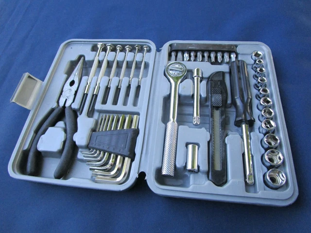 Coffret 101 outils douilles accessoires clé cliquet pince mètre KS