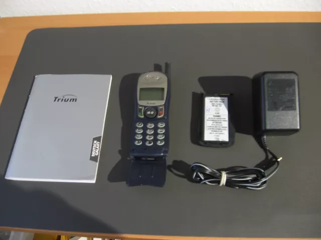 Mitsubishi Trium Galaxy D2 84 Handy mit Zubehör - Nostalgie - Klassiker