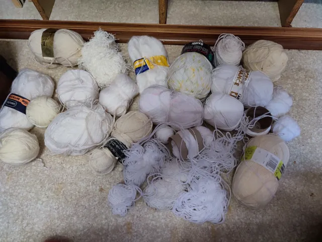 Beau lot de pelotes de laine BLANC -  neuves