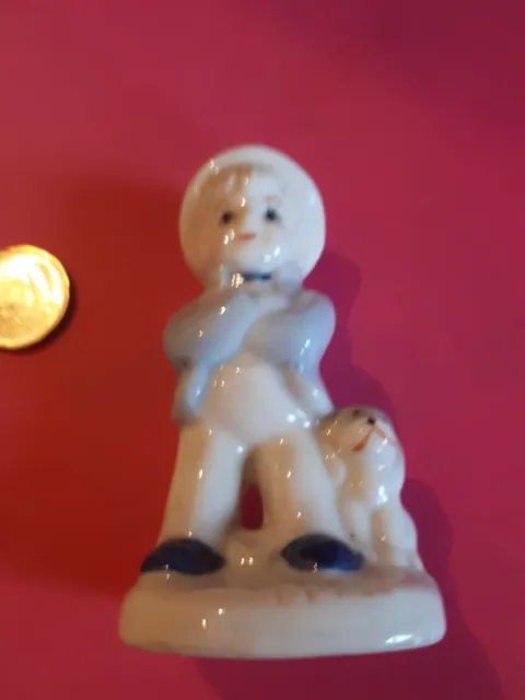 Ancienne Petite Figurine Porcelaine Biscuit Enfant Garçon Avec Chien