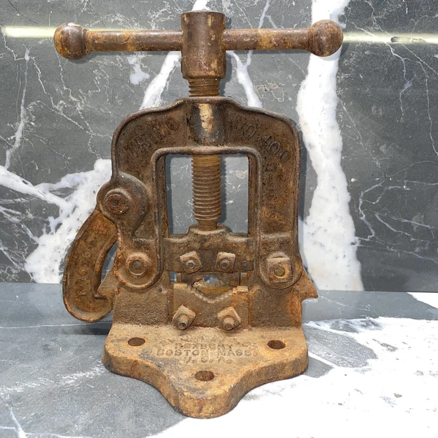 Vintage Cast Iron TRIMO No. 400 Pipe Vise