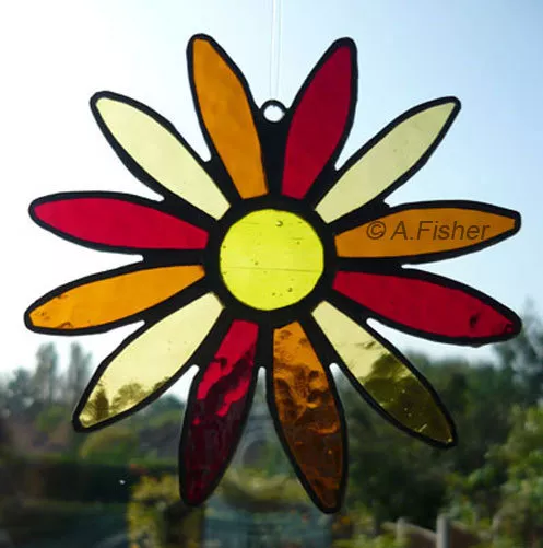 Stained Glass White Daisy Suncatcher, Stain Glass Daisy Flower Ornament, Daisy  Decor, Orange Ladybug 