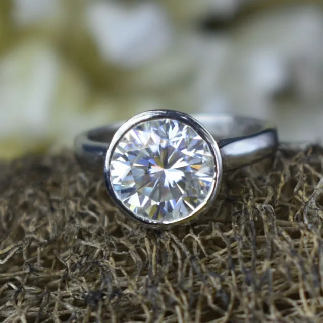 Beautiful 5 Ct Off White Round Cut Solitaire Diamond Ring In 925 Silver!