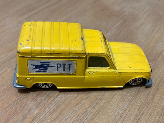 RENAULT 4L R4 FOURGONNETTE LA POSTE PTT . Sous blister . 1/43. Musée de